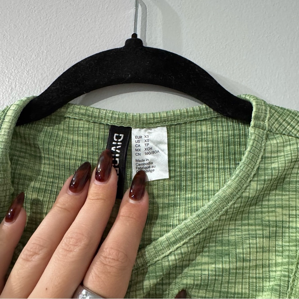 Divided Light Green Ribbed Top - Picture 4 of 4